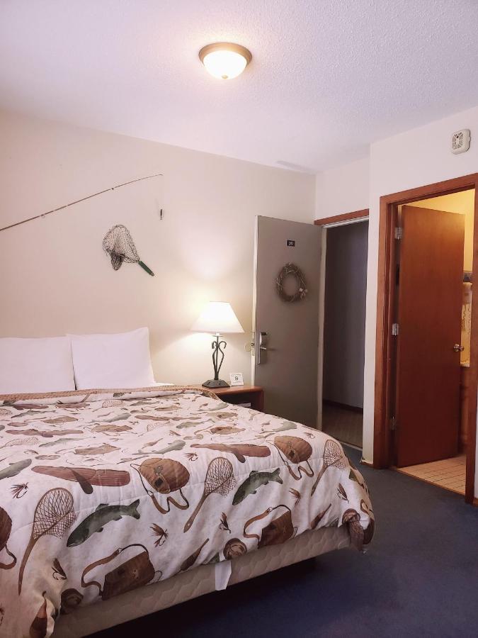 Standard Family Room,968693158:JPEG